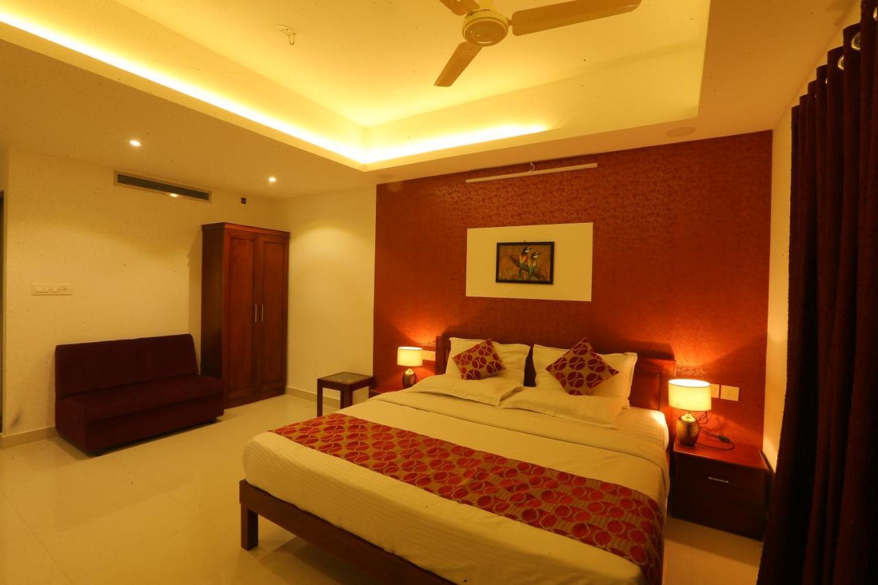 Hotel Hilite Inn Kochi Esterno foto