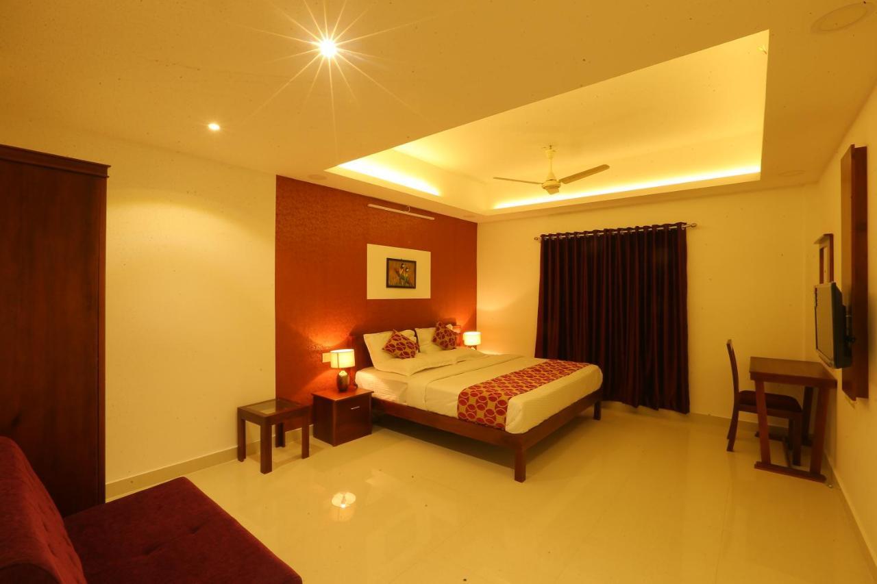Hotel Hilite Inn Kochi Esterno foto