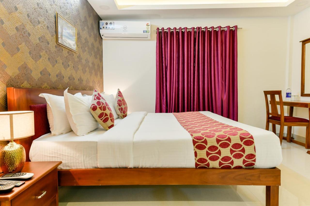 Hotel Hilite Inn Kochi Esterno foto