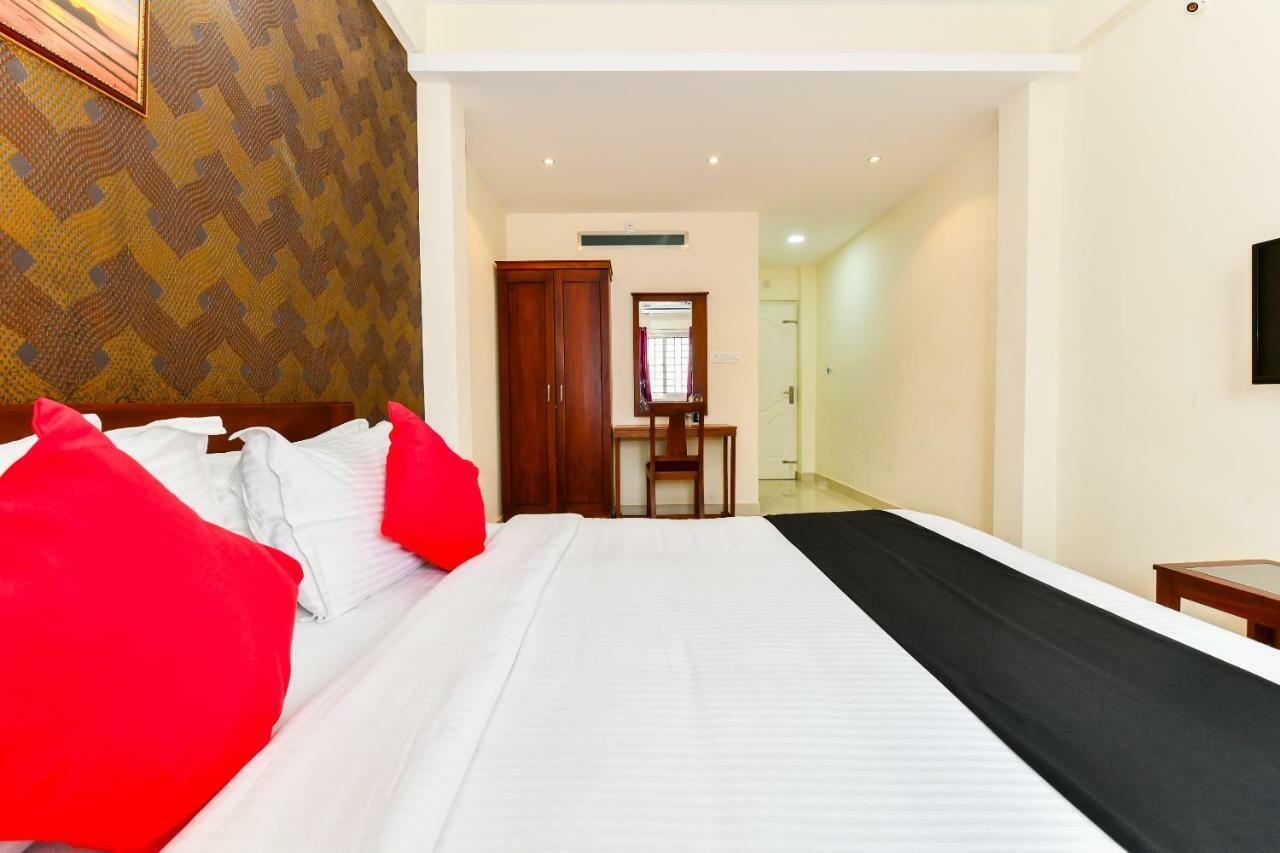Hotel Hilite Inn Kochi Esterno foto
