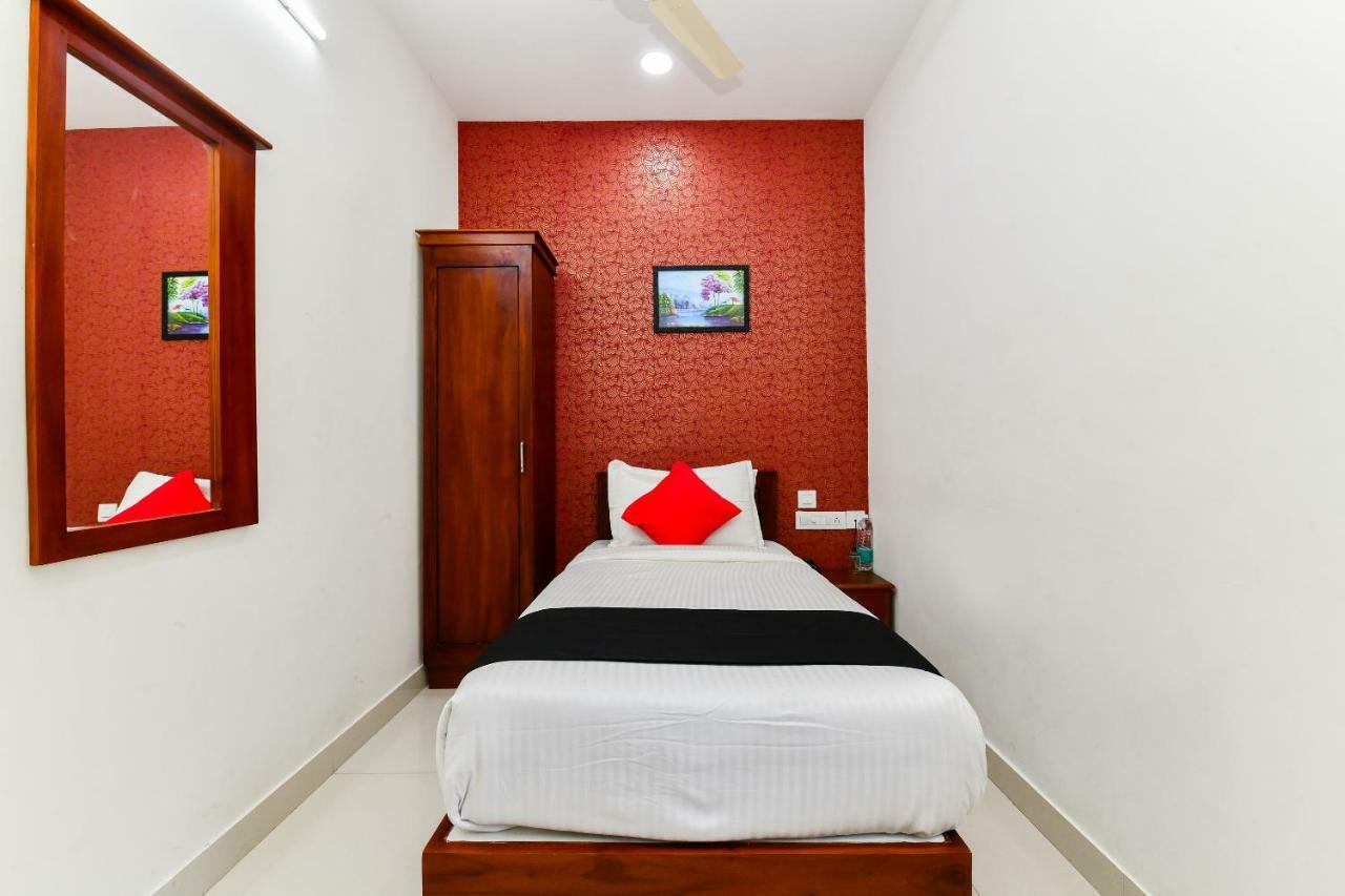 Hotel Hilite Inn Kochi Esterno foto