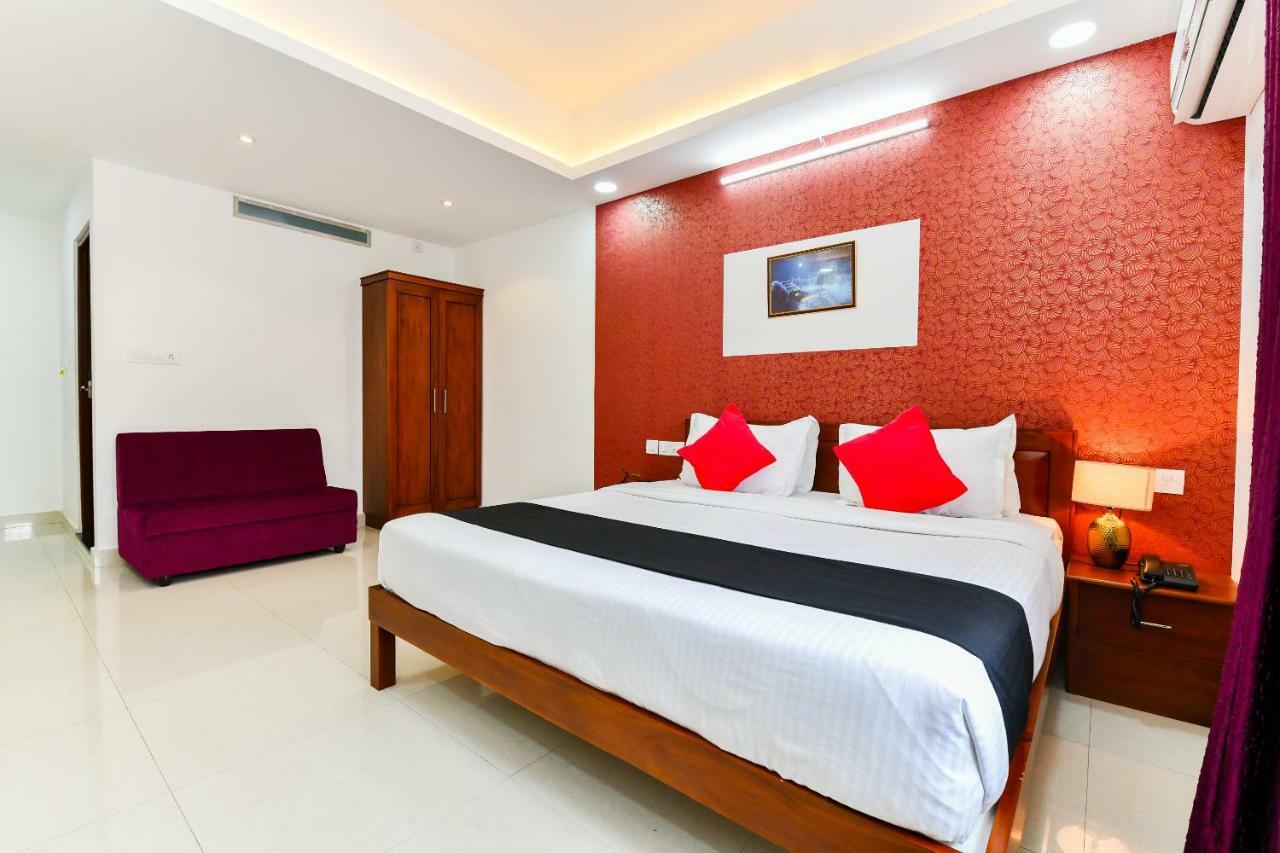 Hotel Hilite Inn Kochi Esterno foto