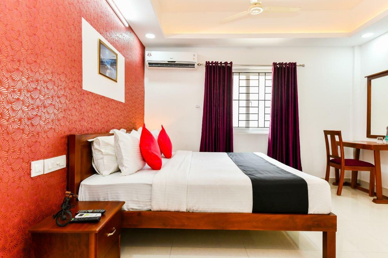 Hotel Hilite Inn Kochi Esterno foto