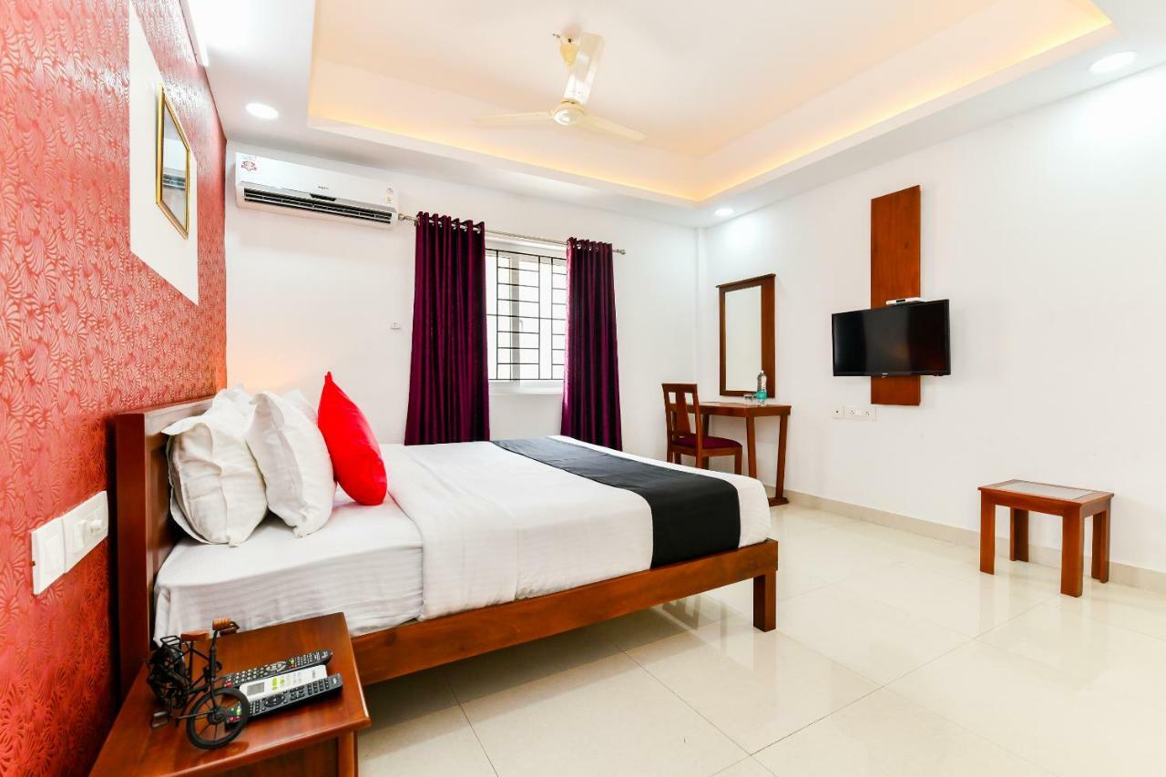 Hotel Hilite Inn Kochi Esterno foto